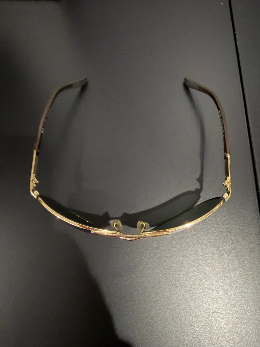 Ray-Ban Gold Aviator Sunglasses with Dark Lenses - Picture 4 of 8